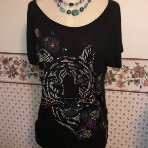 Tiger tee and necklace